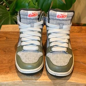 VINTAGE Nike Women’s SB Dunk High 6.0 Olive Herringbone size 5.5